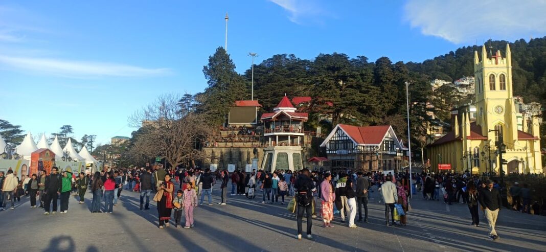 दिसंबर में शिमला की रातें गर्म, न्यूनतम तापमान 11 डिग्री के पार, निचले इलाकों में कोहरे का असर