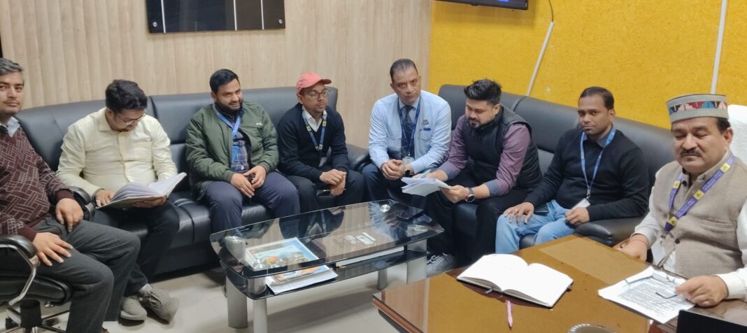 कोहरे से निपटने को लेकर पंतनगर एयरपोर्ट पर फॉग प्रिपेयर्डनेस ड्राई रन बैठक आयोजित