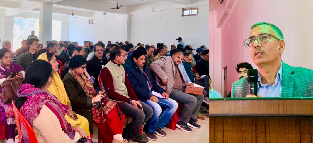 मंडली में जनसंपर्क शिविर: डीसी ने सुनीं जनता की शिकायतें, शीघ्र समाधान का भरोसा