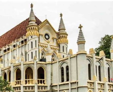 जबलपुर में निजी स्कूलों पर कार्रवाई रद्द, हाईकोर्ट की सख्त टिप्पणी—अधिकार क्षेत्र से बाहर जाकर हुआ शक्ति का दुरुपयोग