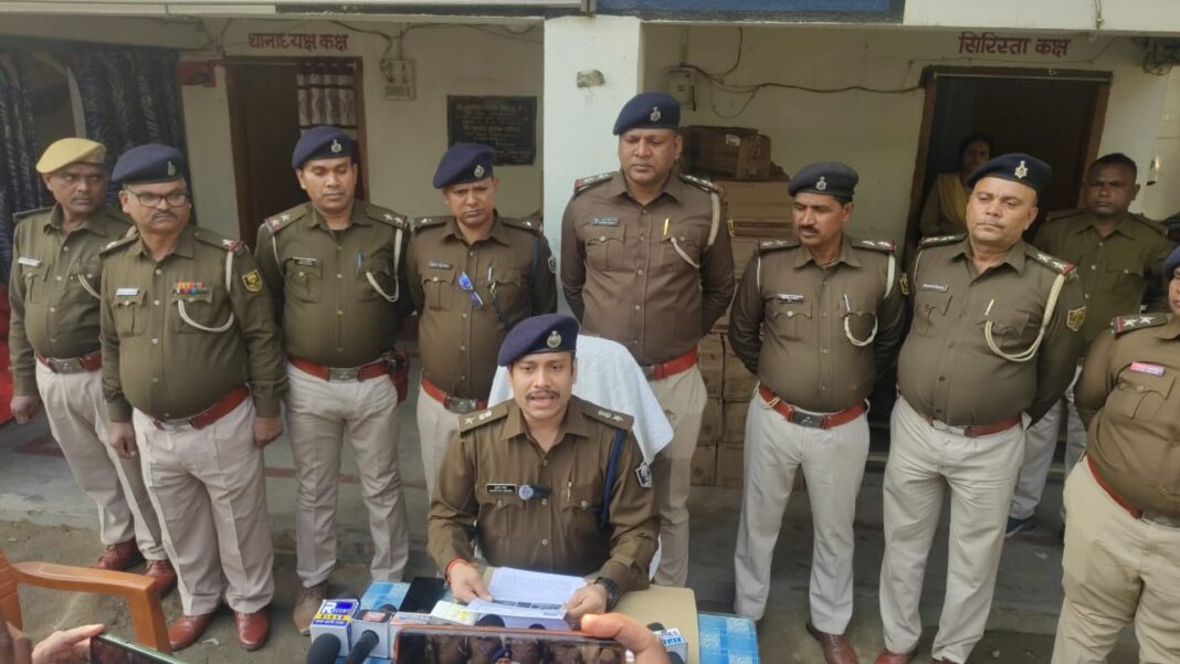 भागलपुर में भूसा लदे ट्रक से 1312 लीटर विदेशी शराब बरामद, पुलिस ने तस्करों पर कसा शिकंजा