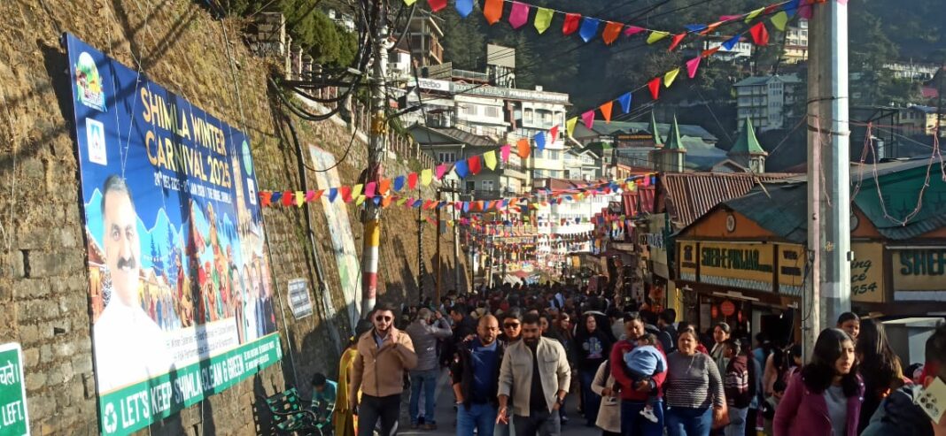 नववर्ष के जश्न के लिए शिमला में सैलानियों की भीड़, होटल फुल, सुरक्षा व्यवस्था सख्त