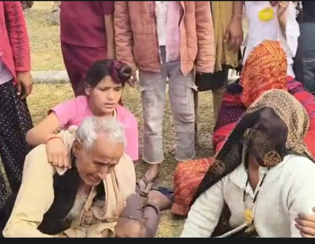 औरैया में मिट्टी का टीला ढहने से महिला की दर्दनाक मौत, दो माह में अनाथ हुए दोनों बेटे