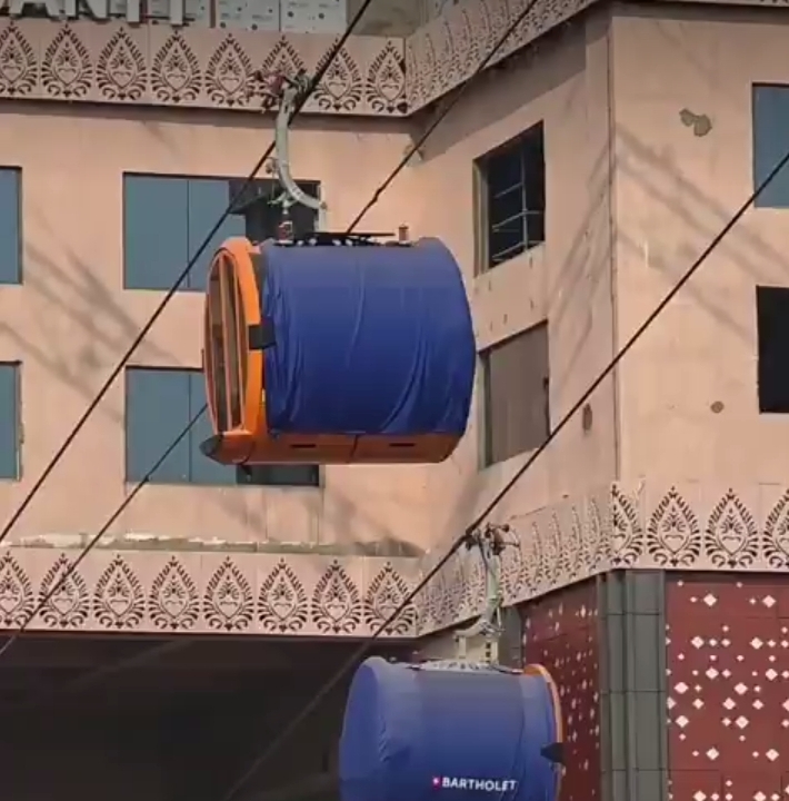 वाराणसी में पर्यटकों को लुभा रहा अर्बन रोपवे, 2026 तक होगा शुरू