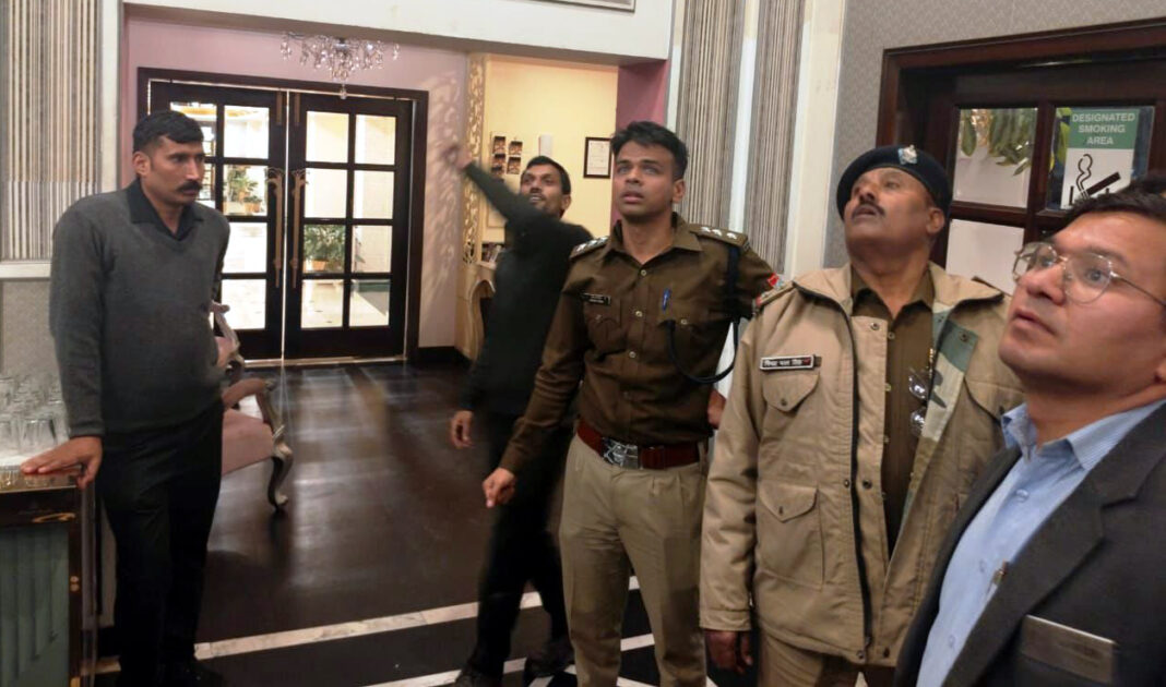 नैनीताल में अग्निकांड के बाद सख्त जांच, होटल–मॉल की अग्नि सुरक्षा परखी गई