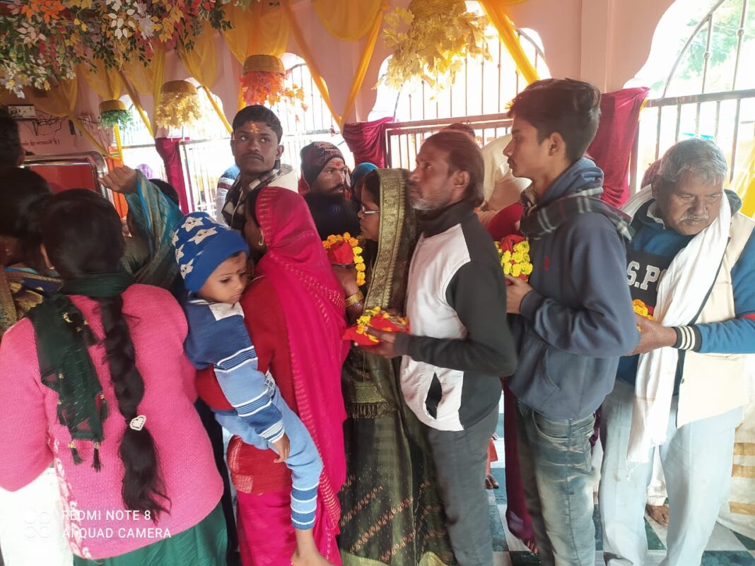 एकादशी पर गड़बड़ा धाम में उमड़ा श्रद्धा का सागर, देवी जागरण को लेकर भक्तिमय माहौल