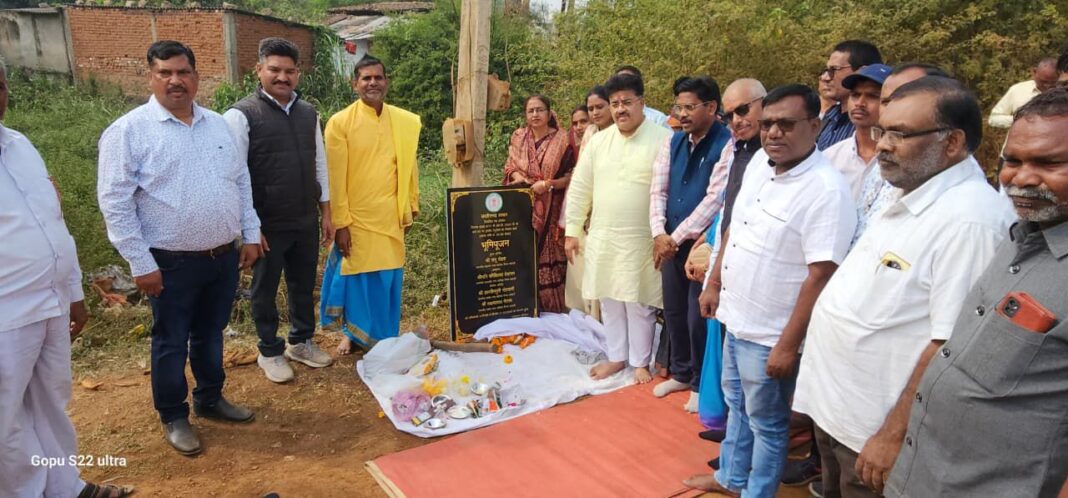 धमतरी: बठेना नहर में इनलेट रेगुलेटर निर्माण कार्य का भूमिपूजन, किसानों को मिलेगा स्थायी लाभ