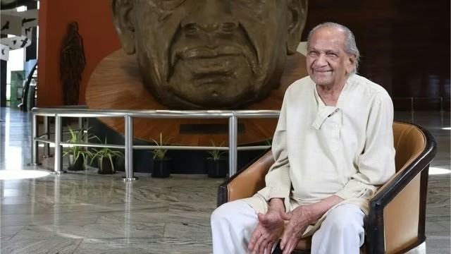 नहीं रहे मूर्तियों को गढ़ने वाले जादूगर पद्मश्री राम सुतार, कला जगत में शोक