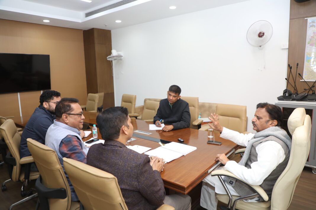 उप मुख्यमंत्री शुक्ल ने रीवा बायपास निर्माण कार्य की प्रगति की समीक्षा की