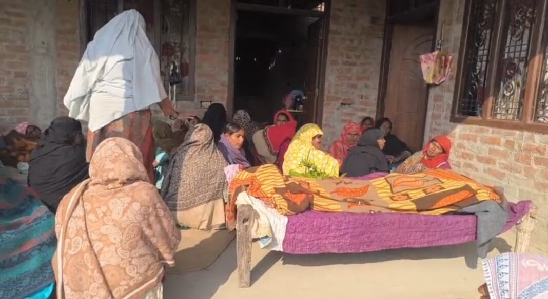 अमेठी में बाइक की टक्कर से घायल किशोरी की मौत, तीन मासूम भी घायल