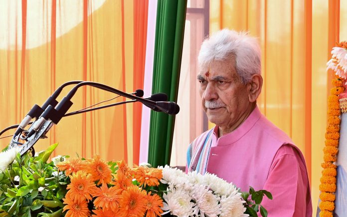 उपराज्यपाल मनोज सिन्हा ने सरदार वल्लभभाई पटेल की पुण्यतिथि पर अर्पित की श्रद्धांजलि