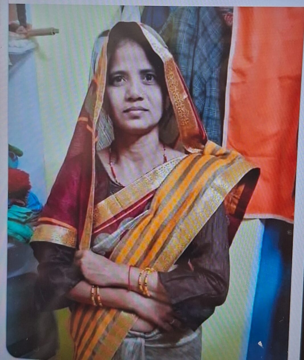 उरई में दर्दनाक सड़क हादसा, महिला की मौत से दो बच्चे हुए अनाथ