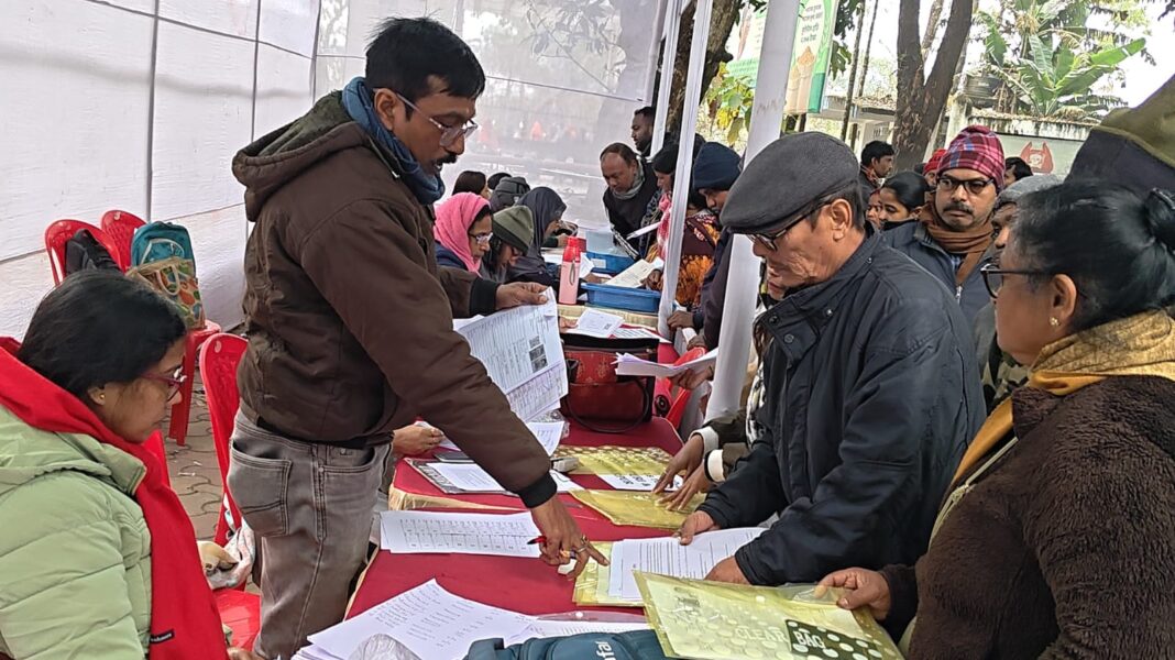 राजगंज ब्लॉक में एसआईआर सुनवाई शुरू, बीडीओ कार्यालय में उमड़ी भारी भीड़