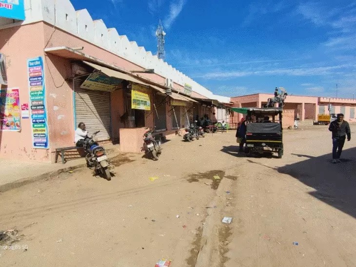 40 लाख की ज्वैलरी चोरी का खुलासा नहीं, रणसी गांव में बाजार बंद कर ग्रामीणों का जोरदार विरोध