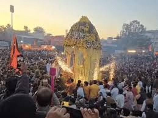 इंदौर में रणजीत अष्टमी पर निकली बाबा रणजीत हनुमान की भव्य प्रभातफेरी, ठंड में उमड़ा जनसैलाब