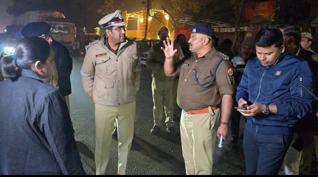 बस्ती में भीषण सड़क हादसा: ट्रक–बस टक्कर में चार की मौत, 10 यात्री घायल