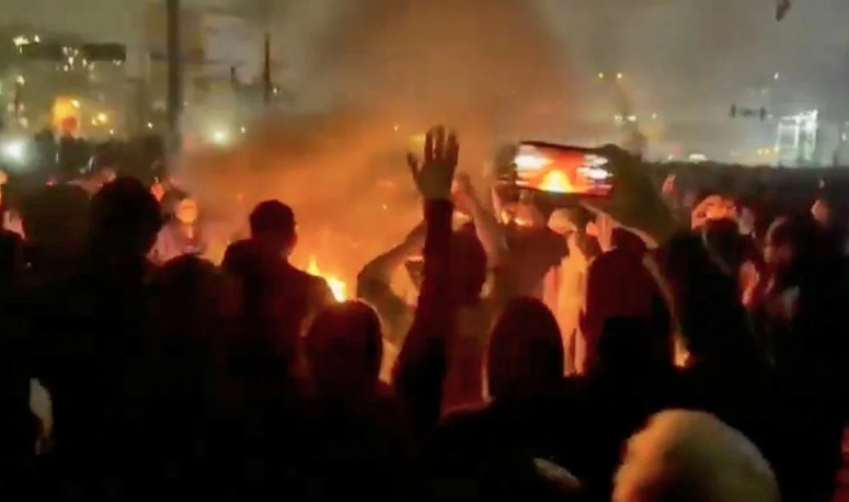 Iran Protest 2026: खामेनेई के खिलाफ उग्र प्रदर्शन, 538 की मौत से ईरान में संकट गहराया