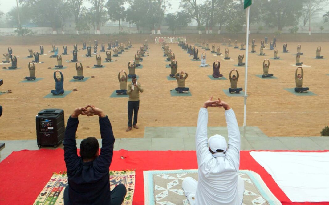 Gurugram Surya Namaskar Drive: भौंडसी प्रशिक्षण केंद्र में प्रशिक्षुओं का सामूहिक योग अभ्यास