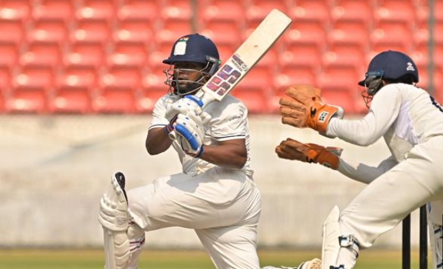 Ranji Trophy Double Century: सरफराज खान ने खेली ऐतिहासिक पारी, 206 गेंदों में जड़ा दोहरा शतक