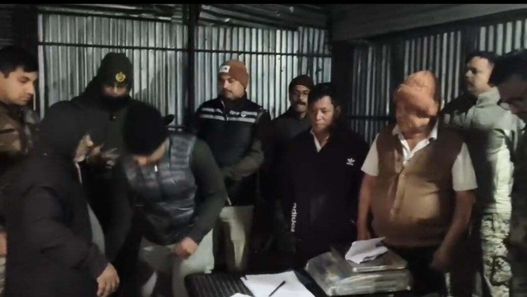 Siliguri Drug Bust! चाय की दुकान की आड़ में चल रहा था नशे का धंधा, तस्कर गिरफ्तार