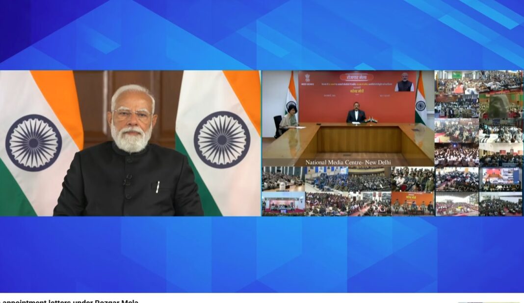 PM Rozgar Mela 2025: 61 हजार युवाओं को नियुक्ति पत्र, पीएम मोदी बोले – यह राष्ट्र निर्माण का निमंत्रण