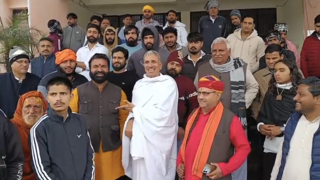 नूंह में गौ तस्करी, लव जिहाद व धर्मांतरण पर भड़के हिंदू संगठन, डीसी-एसपी को सौंपा ज्ञापन