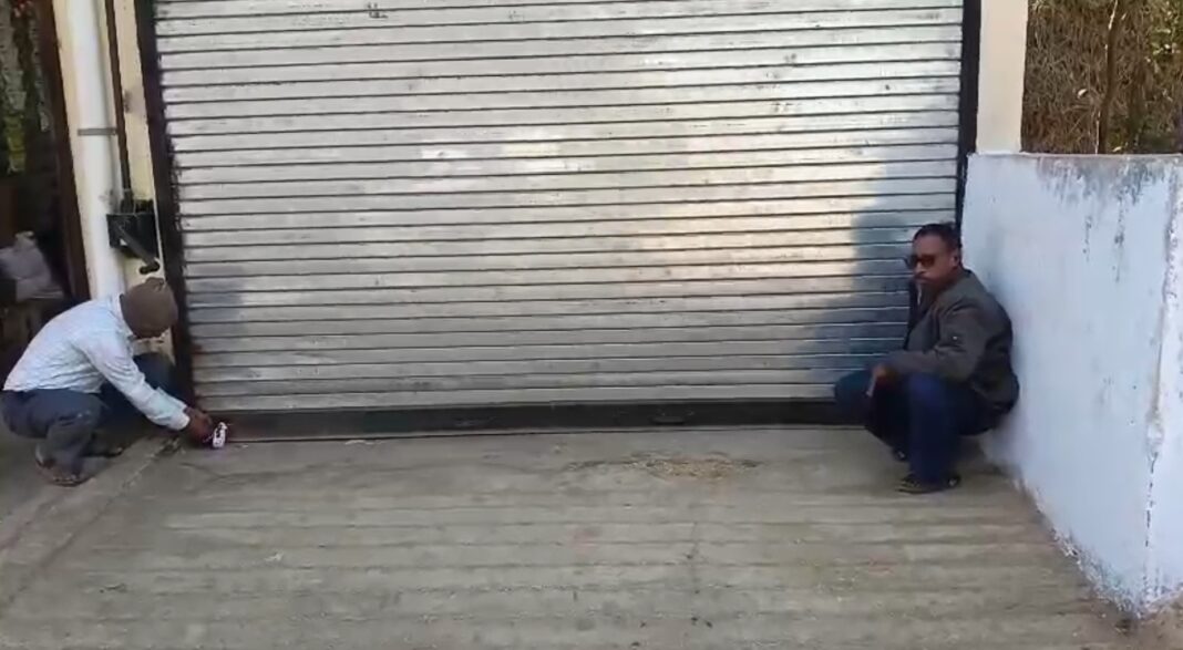 धमतरी में अवैध धान पर बड़ा एक्शन, कलेक्टर के निर्देश पर तीन फर्म सील