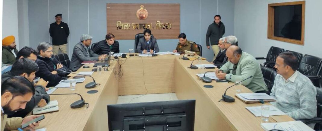 सिरसा में जन शिकायतों पर सख्ती, डीसी शांतनु शर्मा ने दिए त्वरित समाधान के निर्देश