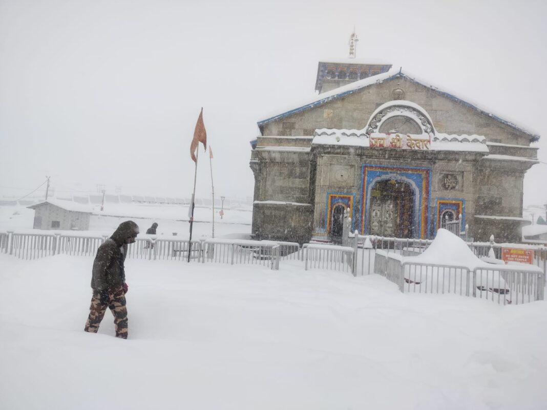 Kedarnath Snow Alert: माइनस 16 तापमान में भी केदारनाथ धाम में सुरक्षा बल तैनात