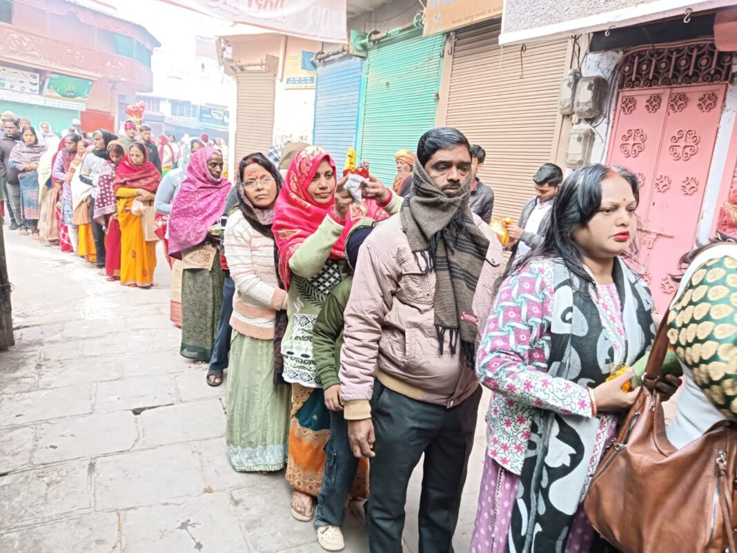 Varanasi Sankashti Chaturthi 2025: बड़ागणेश दरबार में उमड़ा श्रद्धा का सैलाब, जानिए शुभ योग