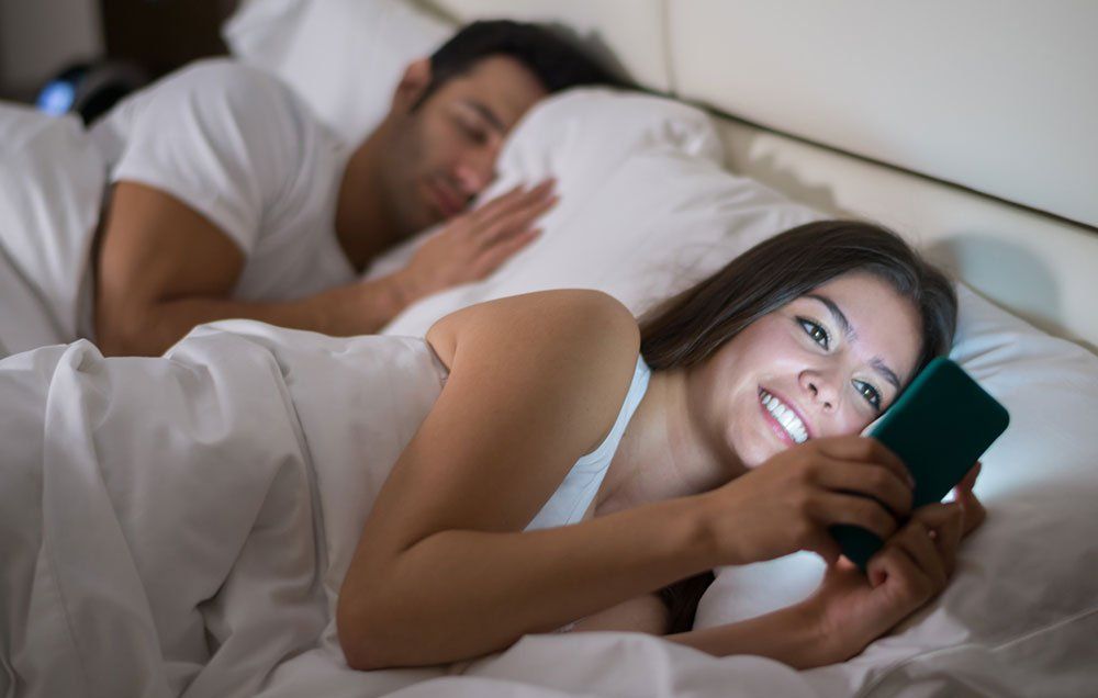 35–40 की उम्र में महिलाओं के Extramarital Affairs क्यों बढ़ते हैं? जानिए मनोवैज्ञानिक वजहें