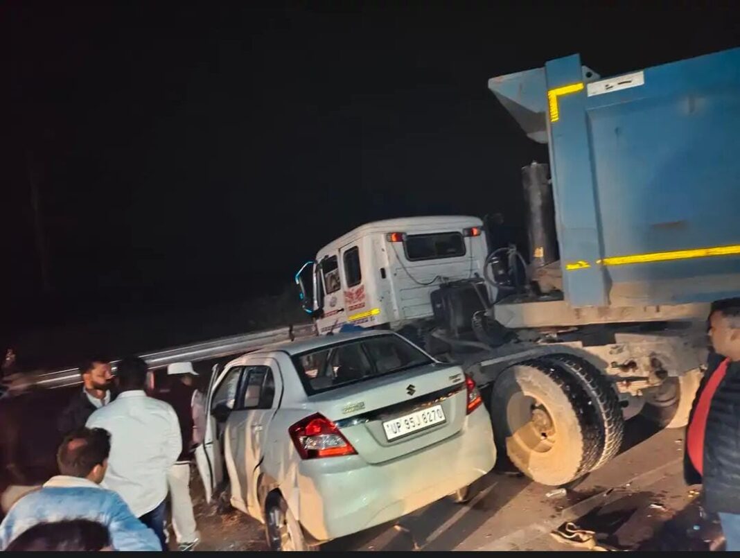 Barabanki Road Accident: डंपर-कार टक्कर में चार गंभीर घायल, हाईवे पर लंबा जाम