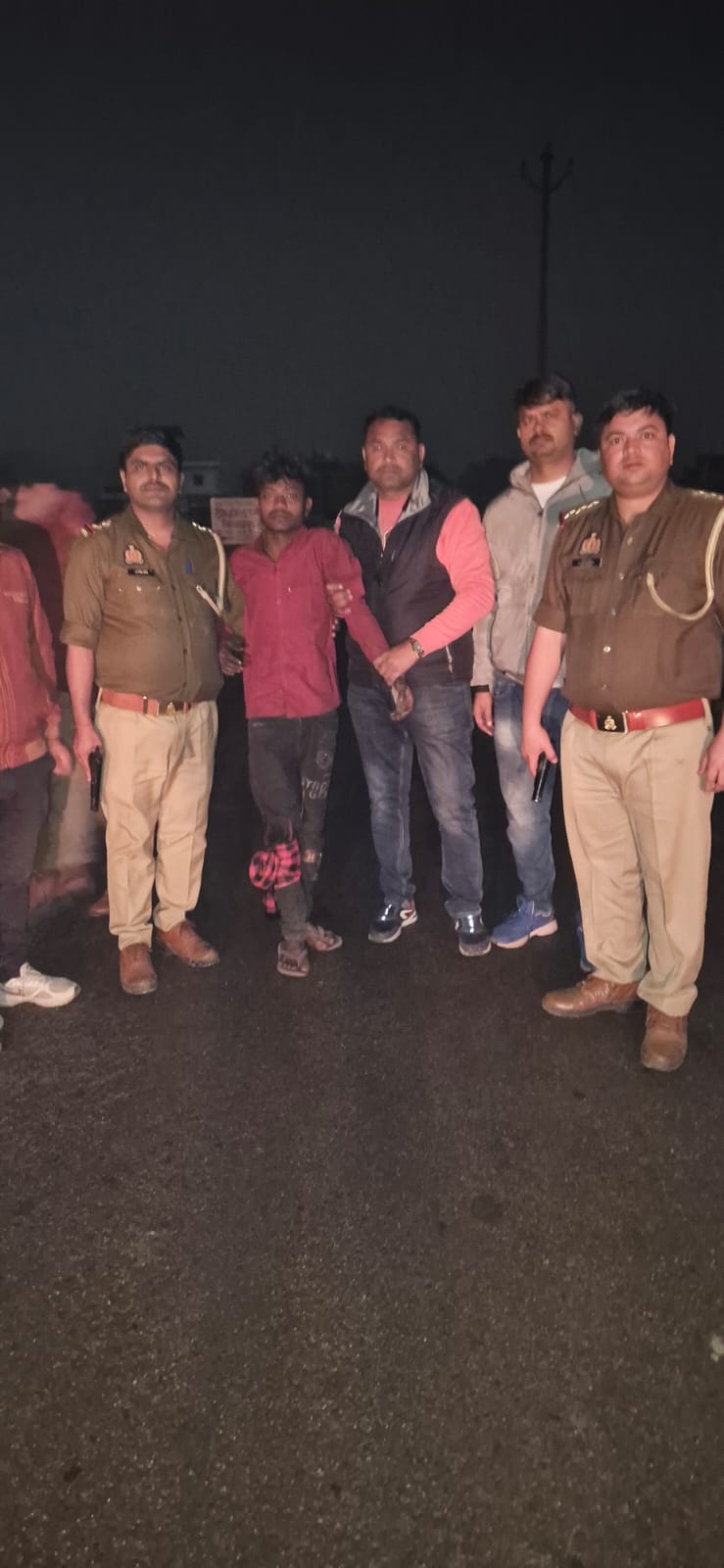 Kanpur Police Encounter: पुलिस हिरासत से फरार शातिर चोर मुठभेड़ में घायल