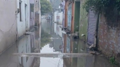 Unseasonal Rain Crisis: बेमौसम बारिश से कल्पवासियों और किसानों की बढ़ी मुश्किलें