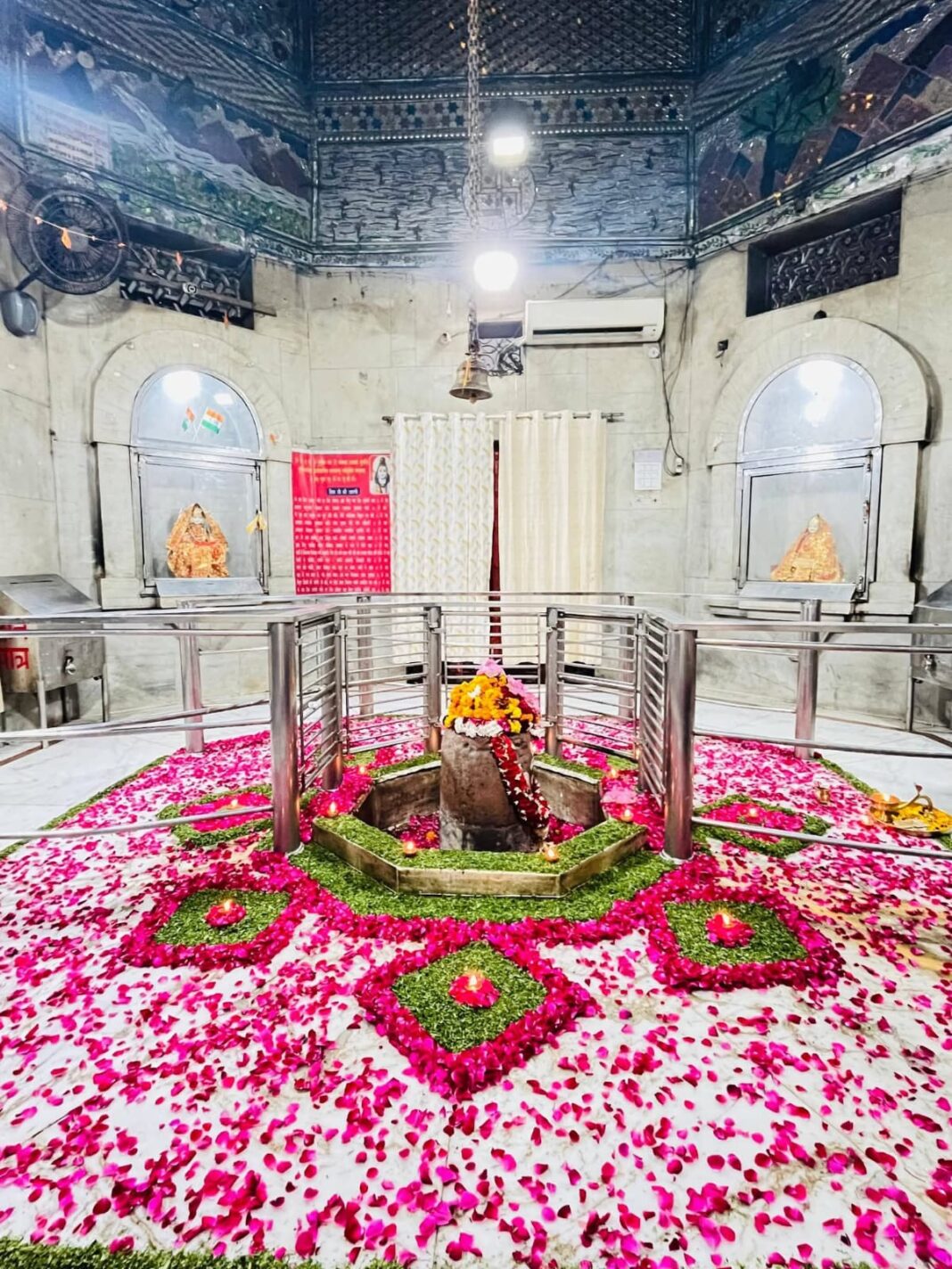 Bagpat Parshurameshwar Temple Mystery! जहां शिवलिंग पर भोलेनाथ ने दिए थे साक्षात दर्शन