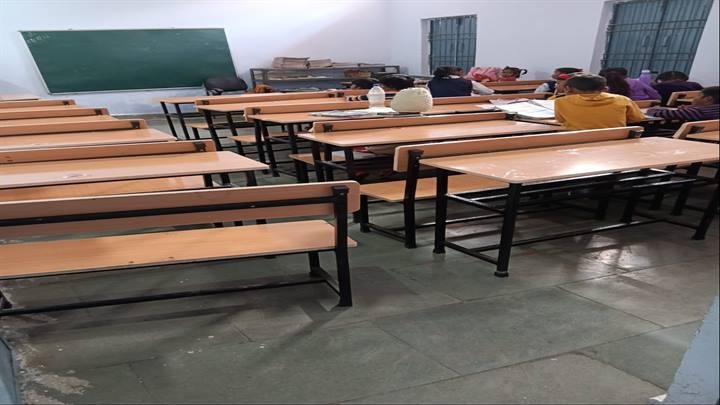 Gwalior Education Model: कलेक्टर रुचिका चौहान का “शिक्षा मित्र” अभियान बना मिसाल