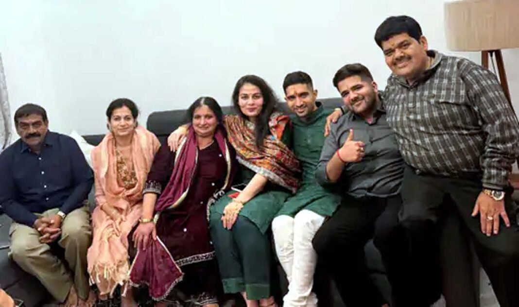 Hansi IAS Wedding News: IAS हिमांशु नागपाल और IRS ऊर्जा जैन जल्द बंधेंगे शादी के बंधन में!