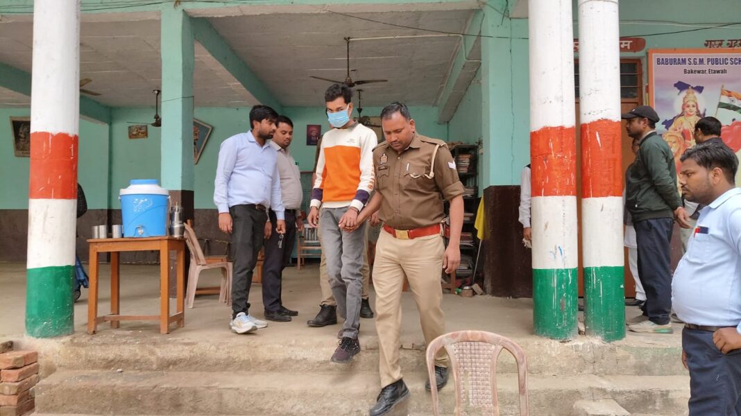 UP Board Exam Fraud का खुलासा! छोटे भाई की जगह बड़ा भाई देता मिला पेपर