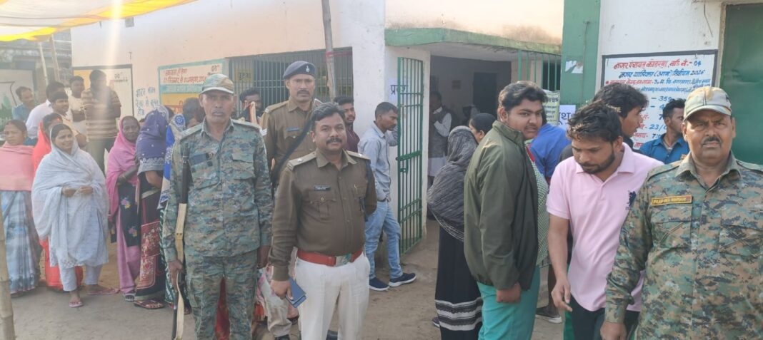 Koderma Nagar Nikay Chunav 2026: 114 बूथों पर मतदान शुरू, मतदाताओं में उत्साह