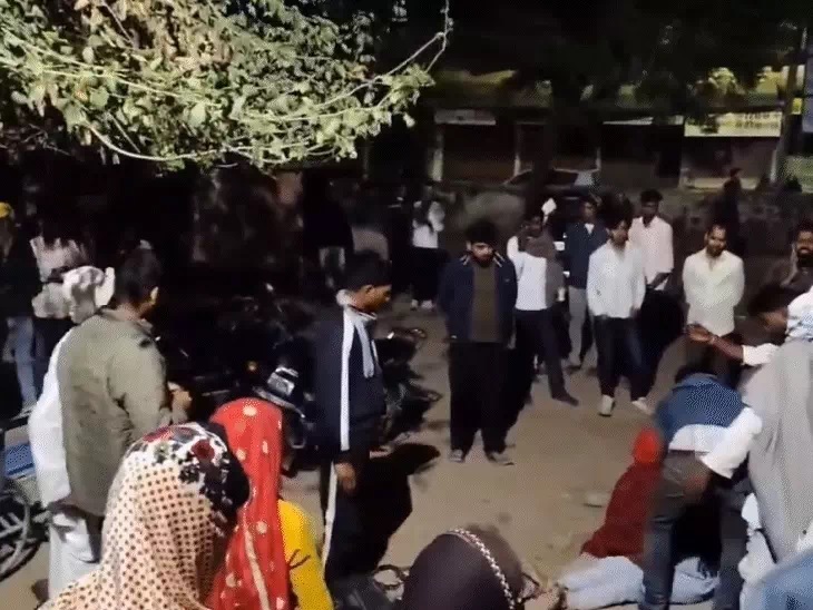 करौली सड़क हादसा: ट्रैक्टर-ट्रॉली की टक्कर से एक ही परिवार के तीन लोगों की मौत