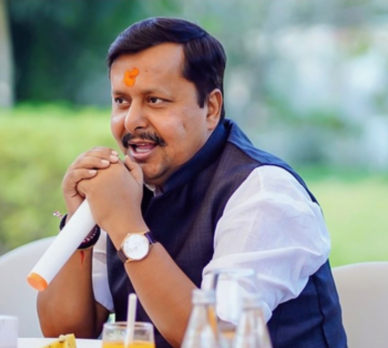 Gujarat BJP Meeting 2026: जनता के बीच जाएं, संगठन मजबूत करें – नितिन नवीन का संदेश