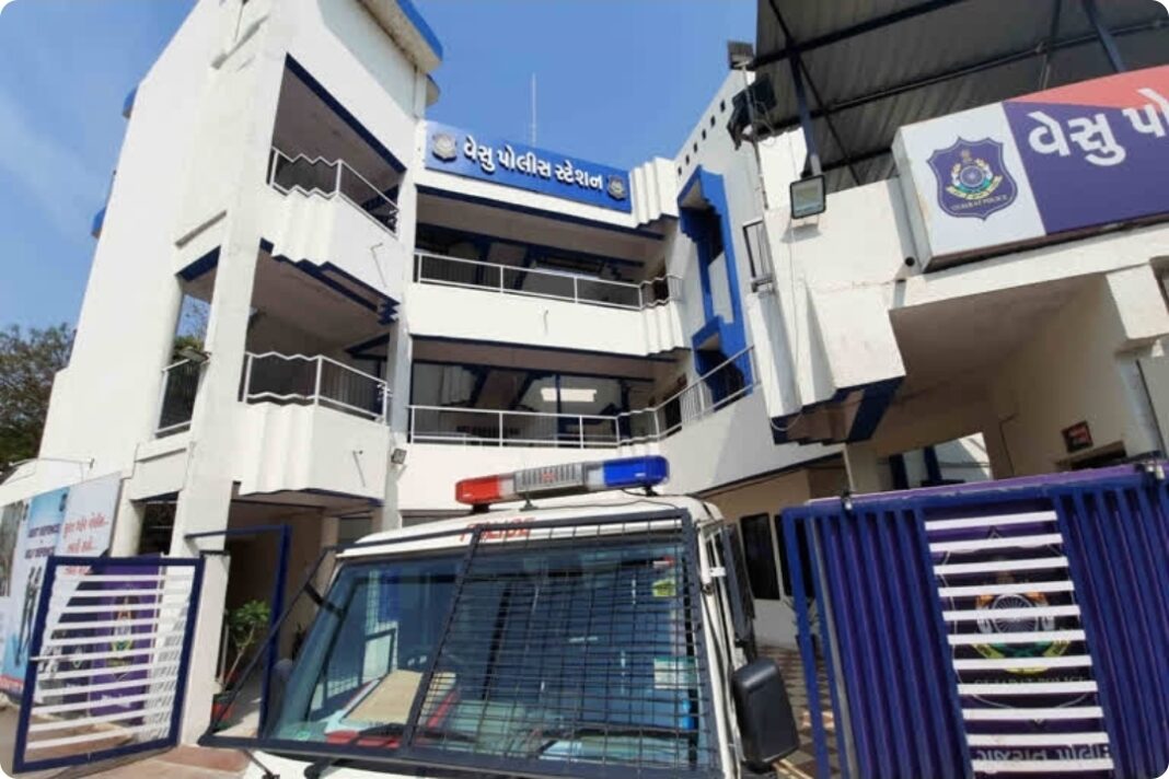 Surat Family Suicide Case: वेसु अपार्टमेंट में पति-पत्नी समेत तीन की मौत, एक बेटी बचाई गई