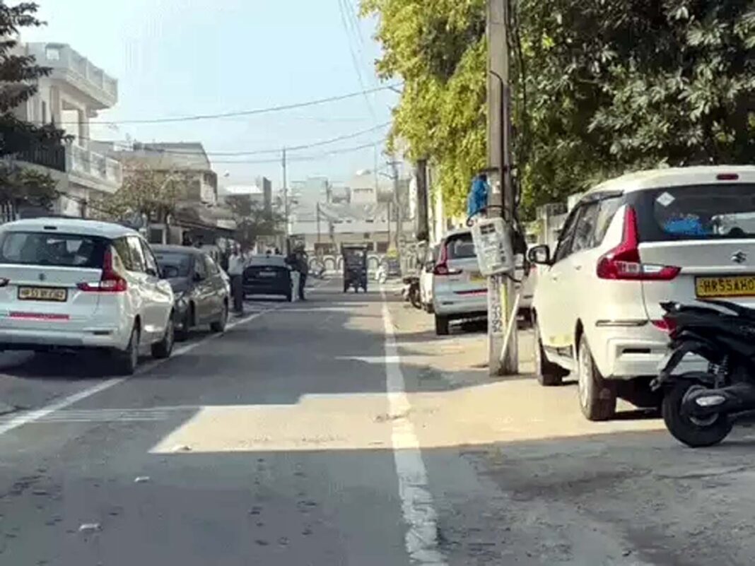 Hisar Income Tax Raid से हड़कंप! डॉ. कालड़ा के आवास और अस्पतालों पर सुबह 6 बजे छापा