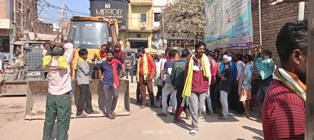 Buxar Sanitation Strike से बढ़ी मुश्किलें! न्यूनतम मजदूरी पर सफाई कर्मियों का कार्य बहिष्कार
