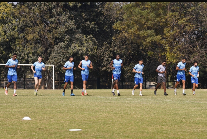 ISL 2025-26: ईस्ट बंगाल-जमशेदपुर की टक्कर, बेंगलुरु के खिलाफ पंजाब की वापसी की जंग