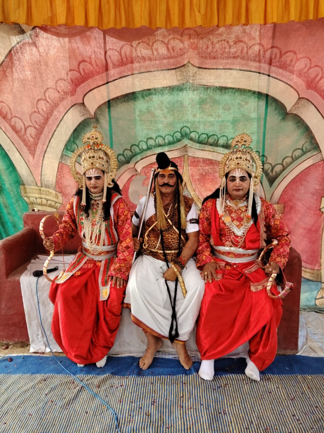 औरैया में रामलीला का अद्भुत नज़ारा! धनुषभंग लीला देखने भोर तक डटे रहे श्रद्धालु