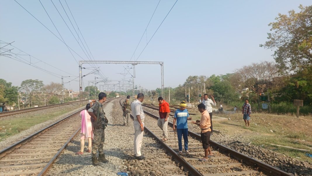 पलामू में महिला की संदिग्ध मौत! रेलवे ट्रैक पर मिला शव, जांच में जुटी पुलिस
