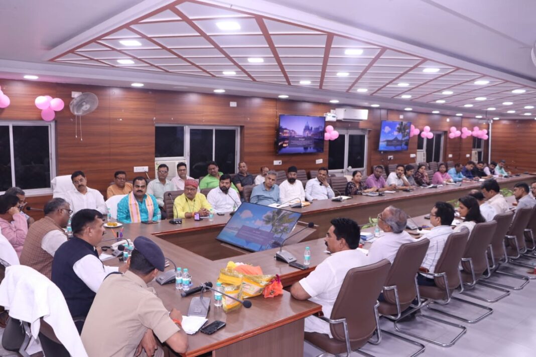 जौनपुर महोत्सव 24–26 मार्च को शाही किले में, तैयारियों को लेकर हुई समीक्षा बैठक