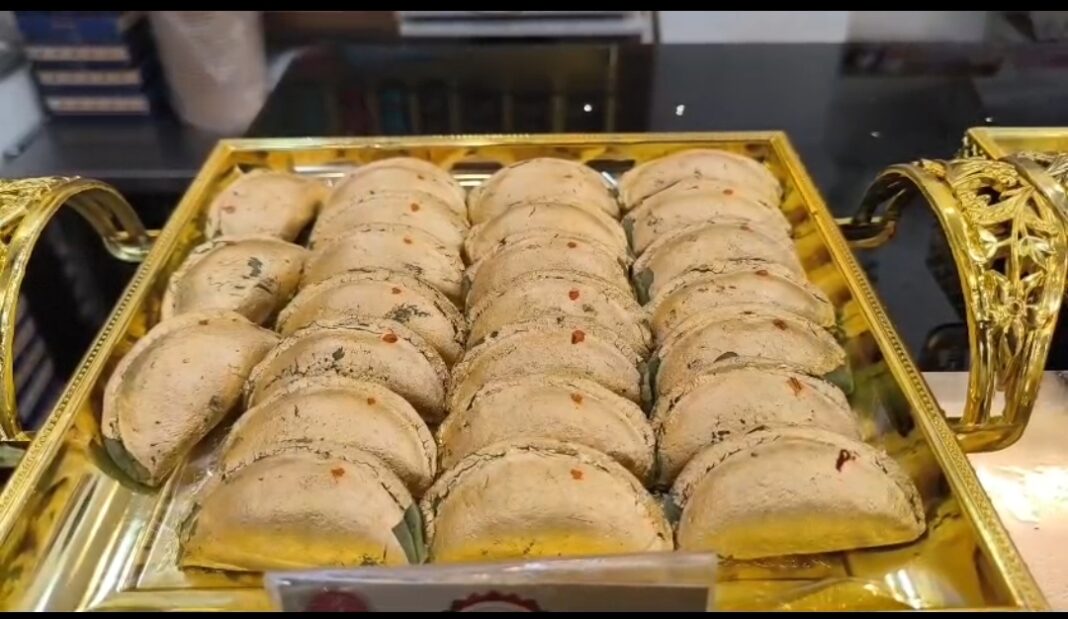 होली पर शाही गुझिया का जलवा! सोने-चांदी से सजी मिठास खरीदेंगे या नहीं?