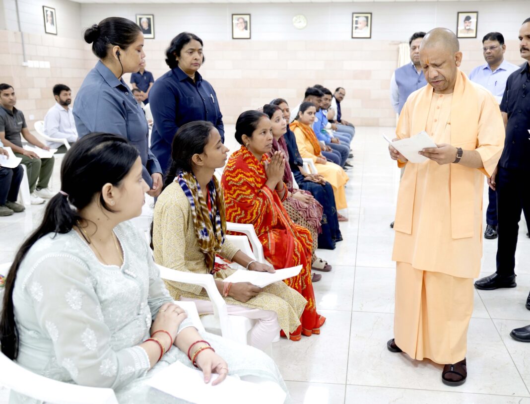 पीड़ितों की समस्याओं का समाधान सरकार की प्राथमिकता: मुख्यमंत्री योगी आदित्यनाथ